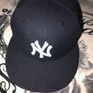 lids navy blue fitted hat
